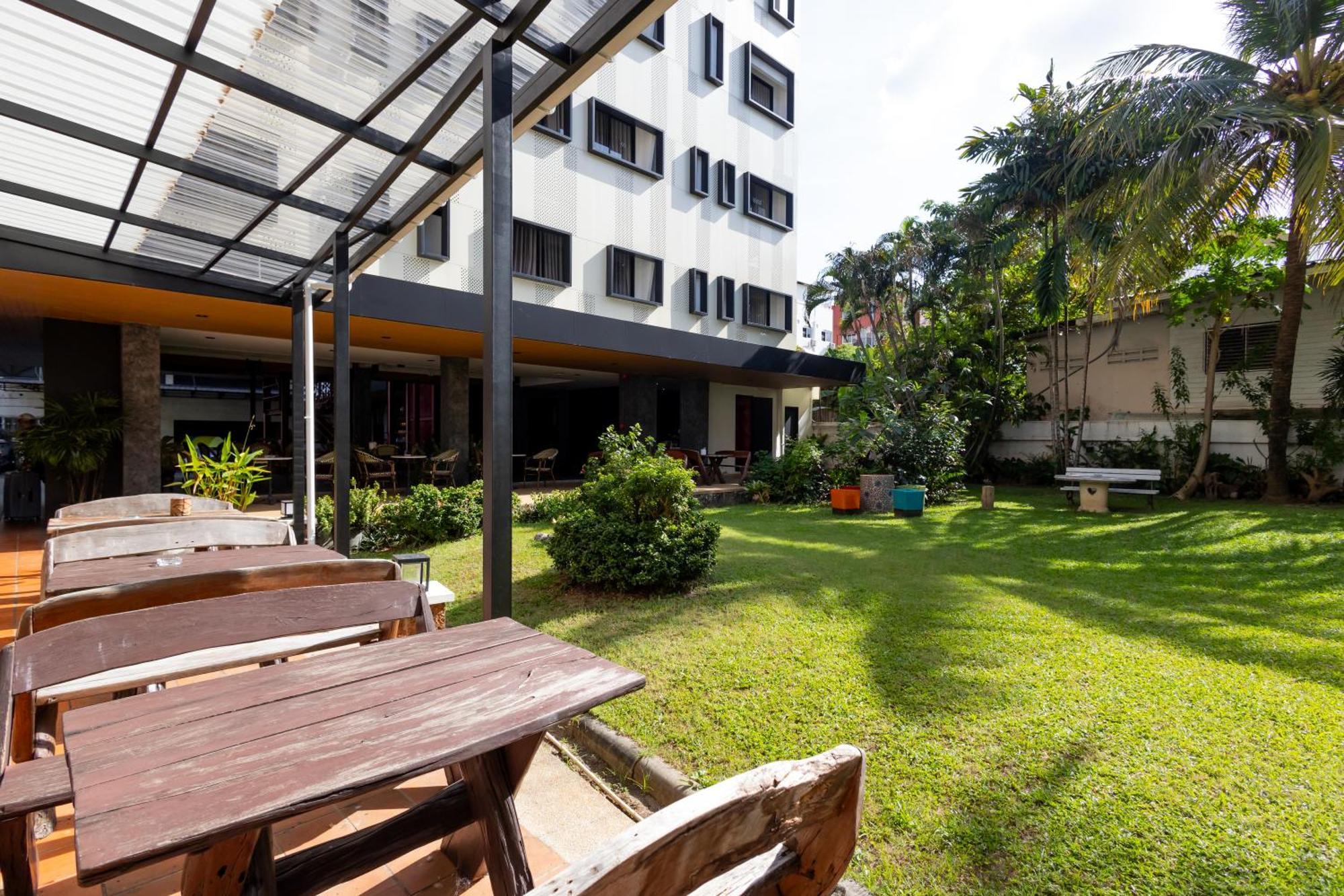 Penpark Place Bangkok Exterior foto