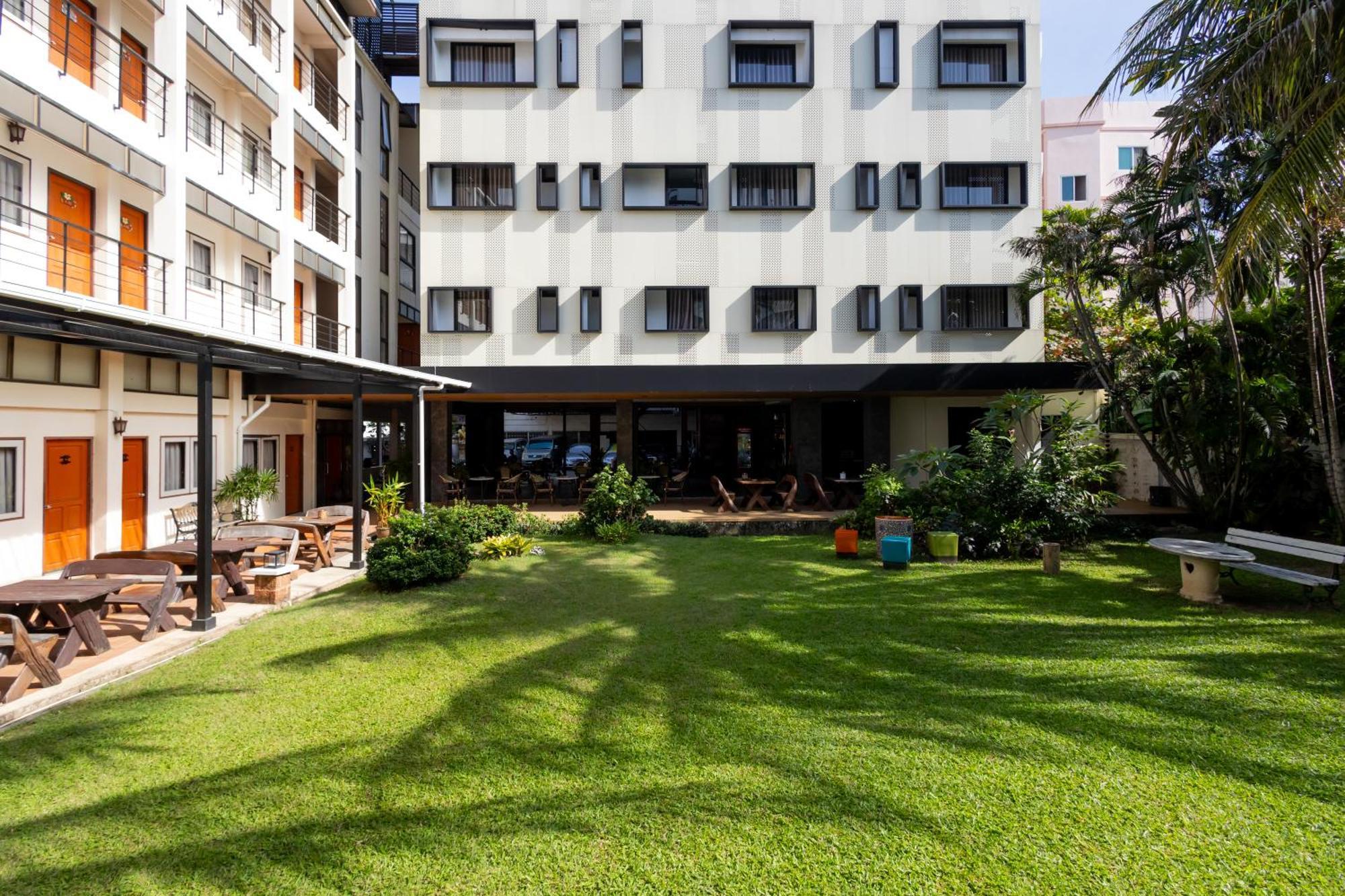 Penpark Place Bangkok Exterior foto